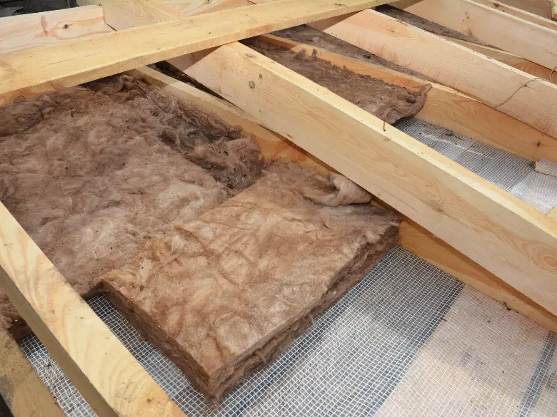 izolatie-acoperișuri-mansardari.ro