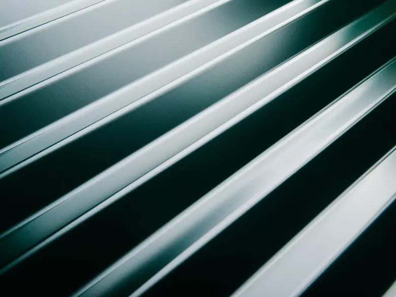 Montaj-tablă-cutată-acoperisuri-mansardari